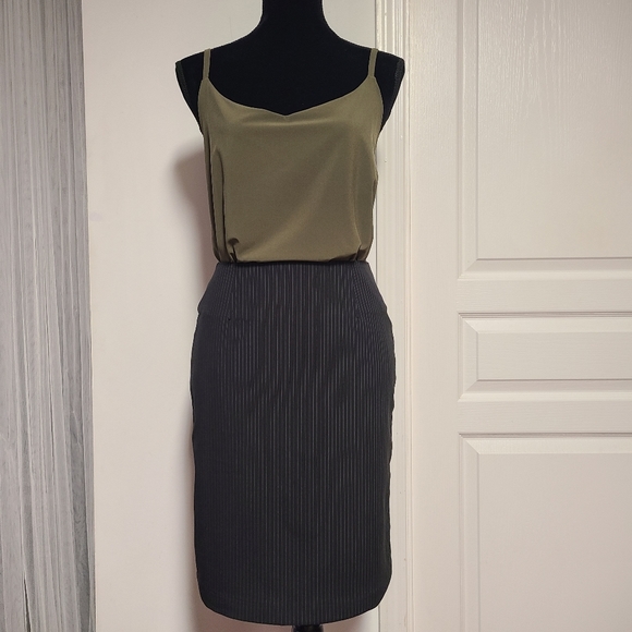 Pencil Skirt Classic Knee Length Black Pinstripe - Picture 12 of 14